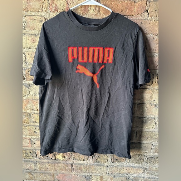 Puma Men's Tee in Black with Vibrant Red Logo - Picture 1 of 5